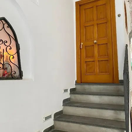 Posterus 5 Capri