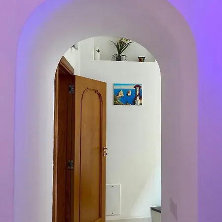 Posterus 5 * Capri