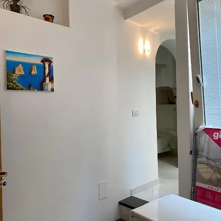 Posterus 5 * Capri