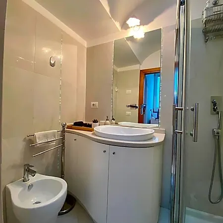 Posterus 5 * Capri